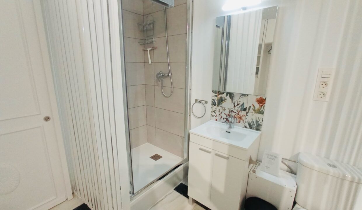 26df0348-3cb5-420e-8f68-f141b81dd892